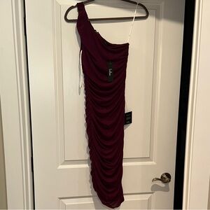NWT Medium Lulus Plum Ruched one shoulder body on dress